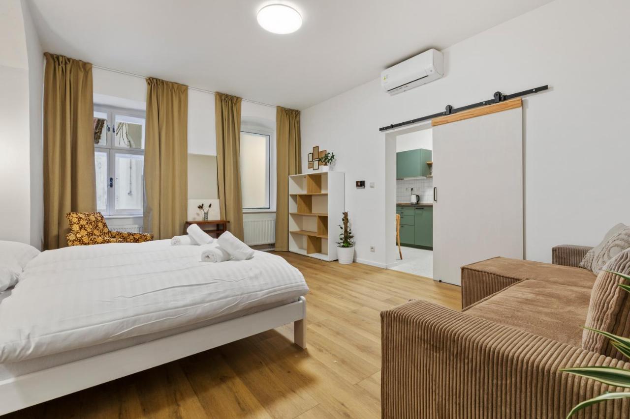 Charming Apt In Centre /W Ac Pressburg Exterior foto